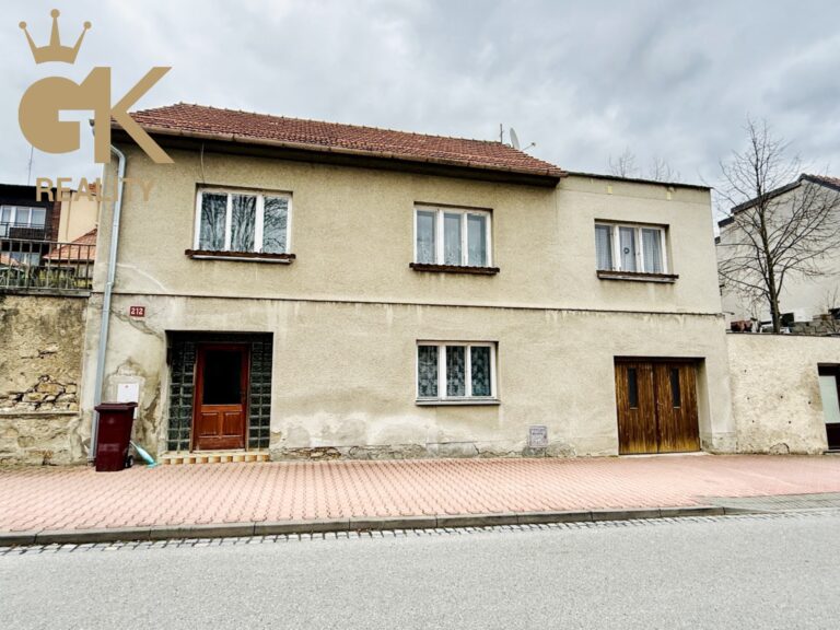 Prodej rodinného domu 3+1 s garáží přímo na pěší zóně, Náměšť nad Oslavou, ul. Lipová